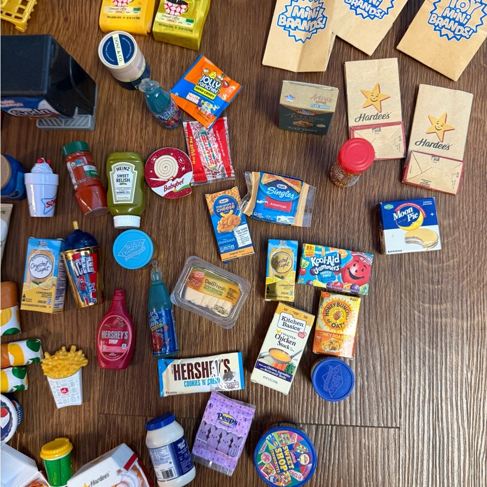 Colorful Miniature Grocery Store Set - Picture 2 of 4